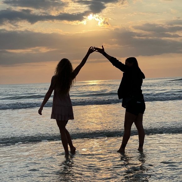 Meet your Poshers, Sam & Jordan - Picture 1 of 1